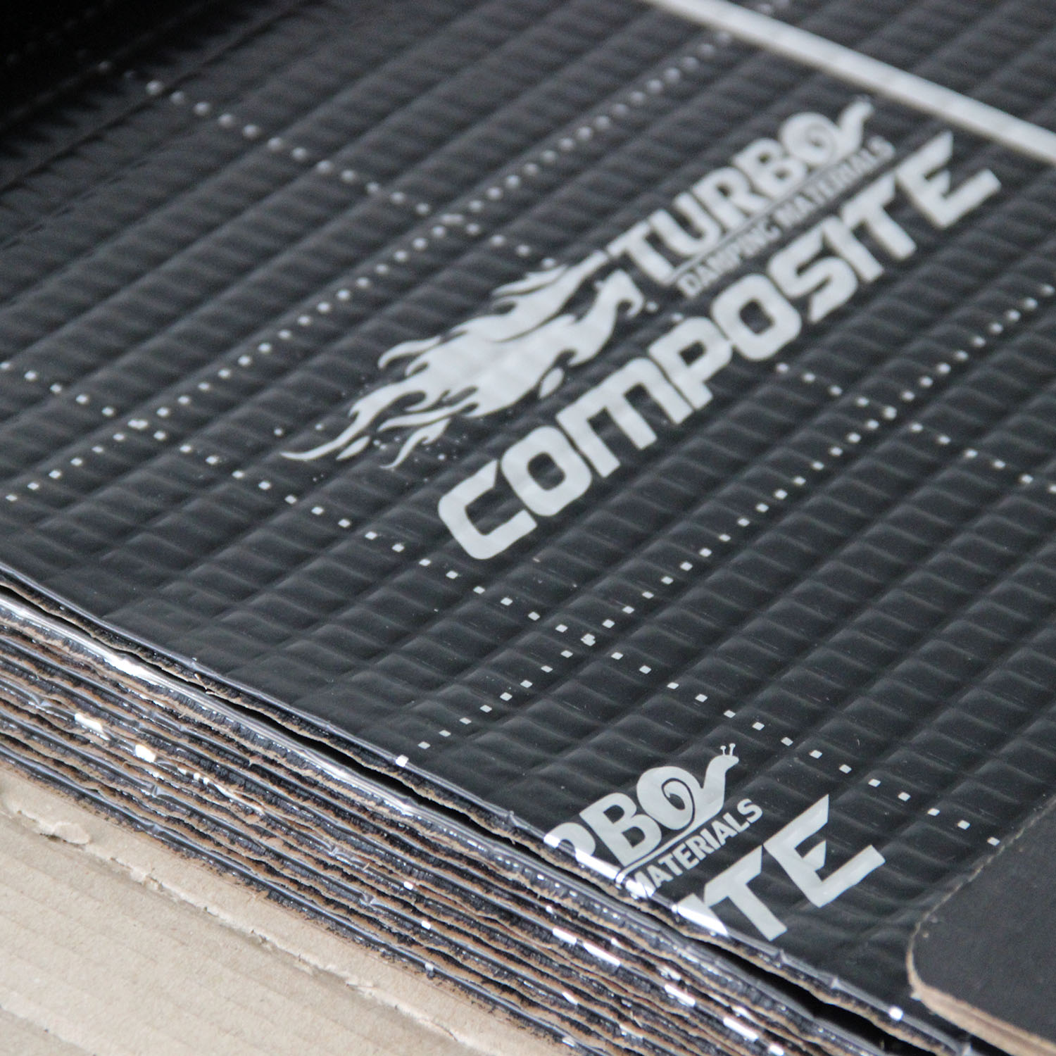  Виброизоляция Comfort Mat турбо Composite M3 (применение 1-слой двери,крыша,пол и арки салона)